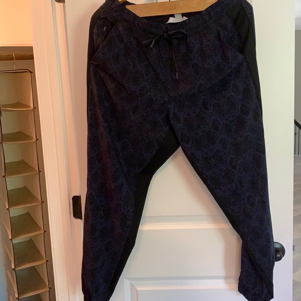 Snake print Athleta jogger
